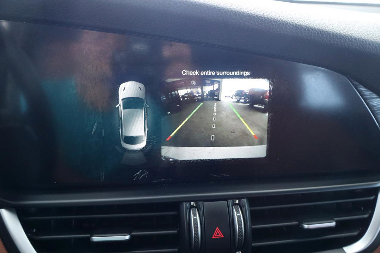 Used 2019 Alfa Romeo Giulia w/ Nero Edizione image 25