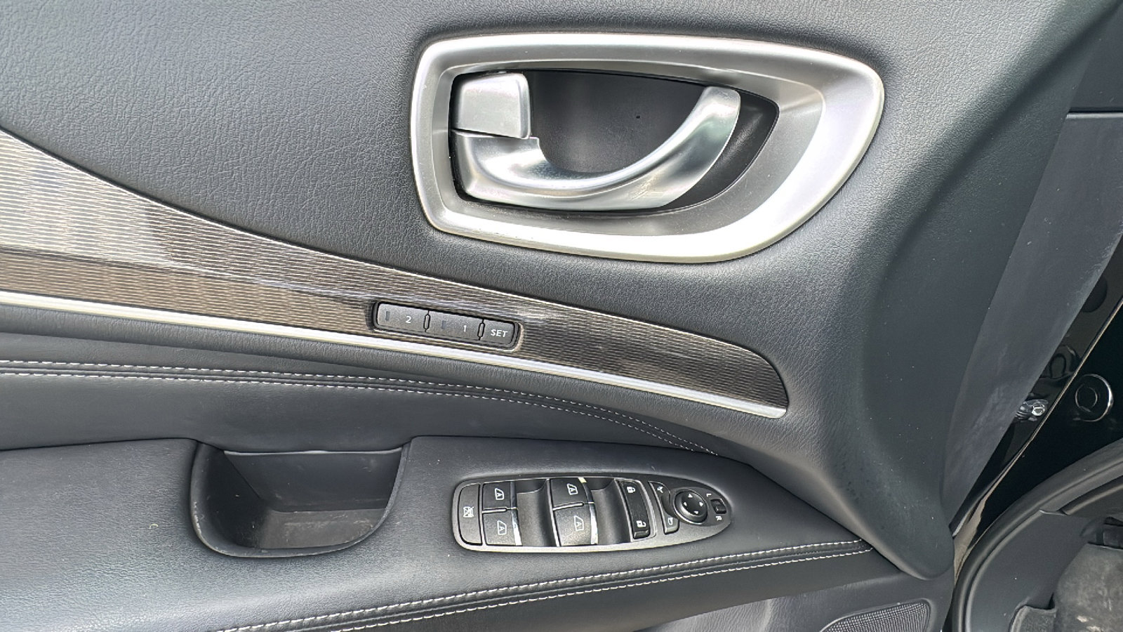 Used 2016 INFINITI QX60 AWD w/ Premium Plus Package image 13