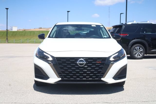 Certified 2025 Nissan Altima 2.5 SR FWD image 3