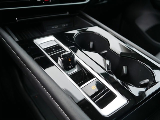 Certified 2025 Volkswagen Atlas SE image 33