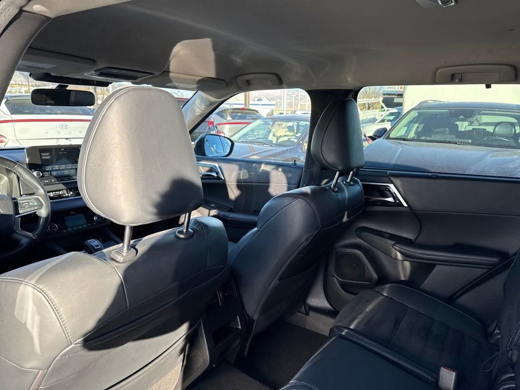 Used 2022 Mitsubishi Outlander SE image 32