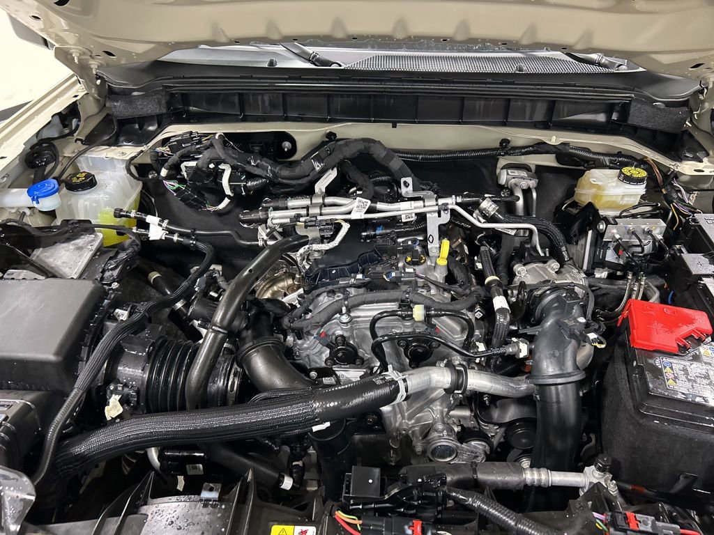 Used 2025 Ford Bronco Badlands image 28