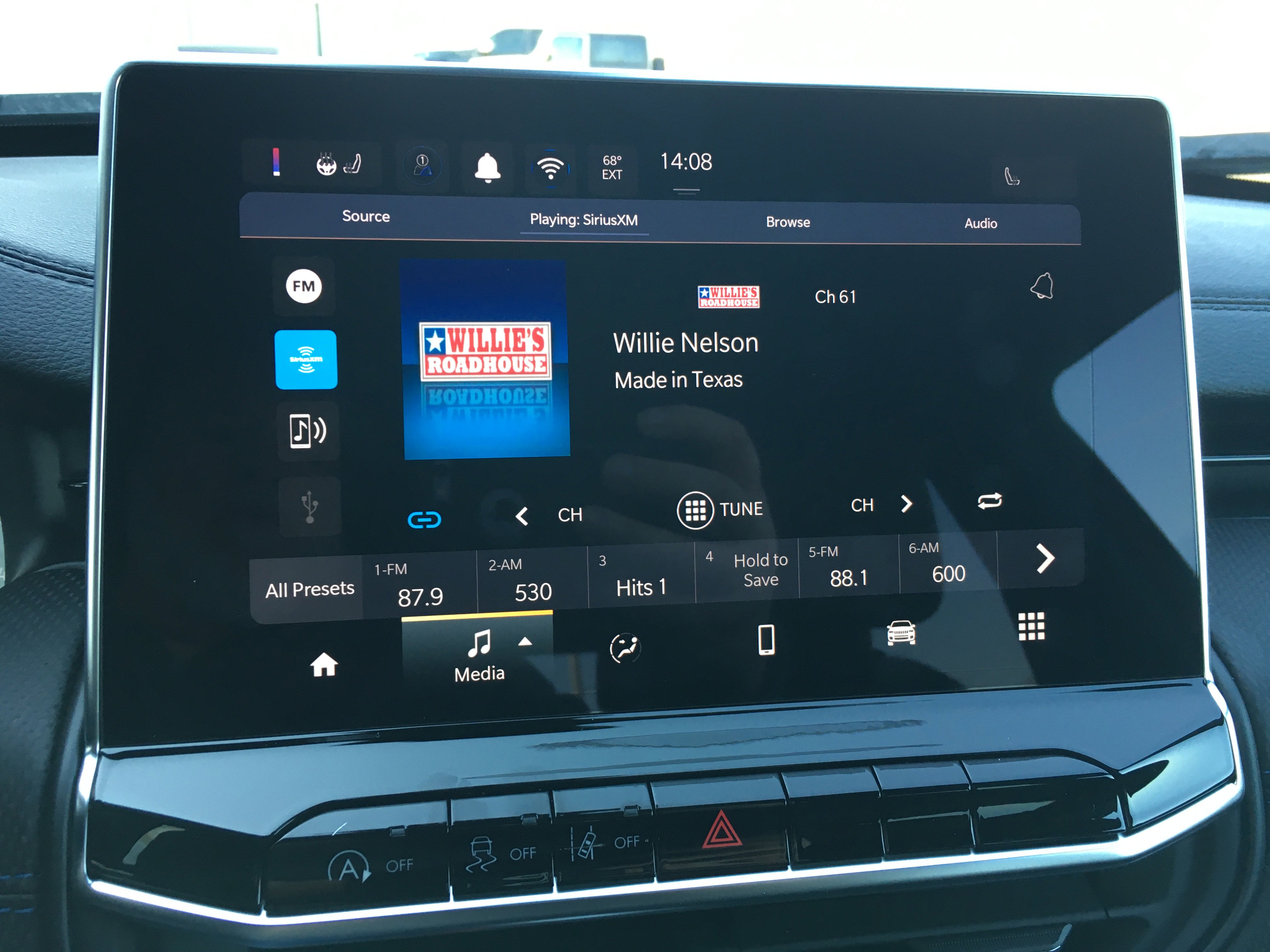 New 2026 Jeep Compass Latitude image 14