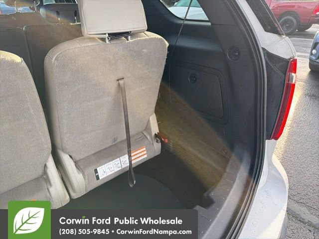 Used 2013 Ford Explorer XLT image 32