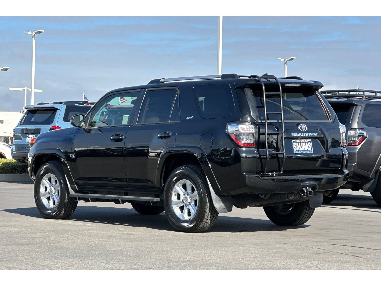 Used 2021 Toyota 4Runner SR5 Premium w/ Moonroof Package AWD/4WD image 6