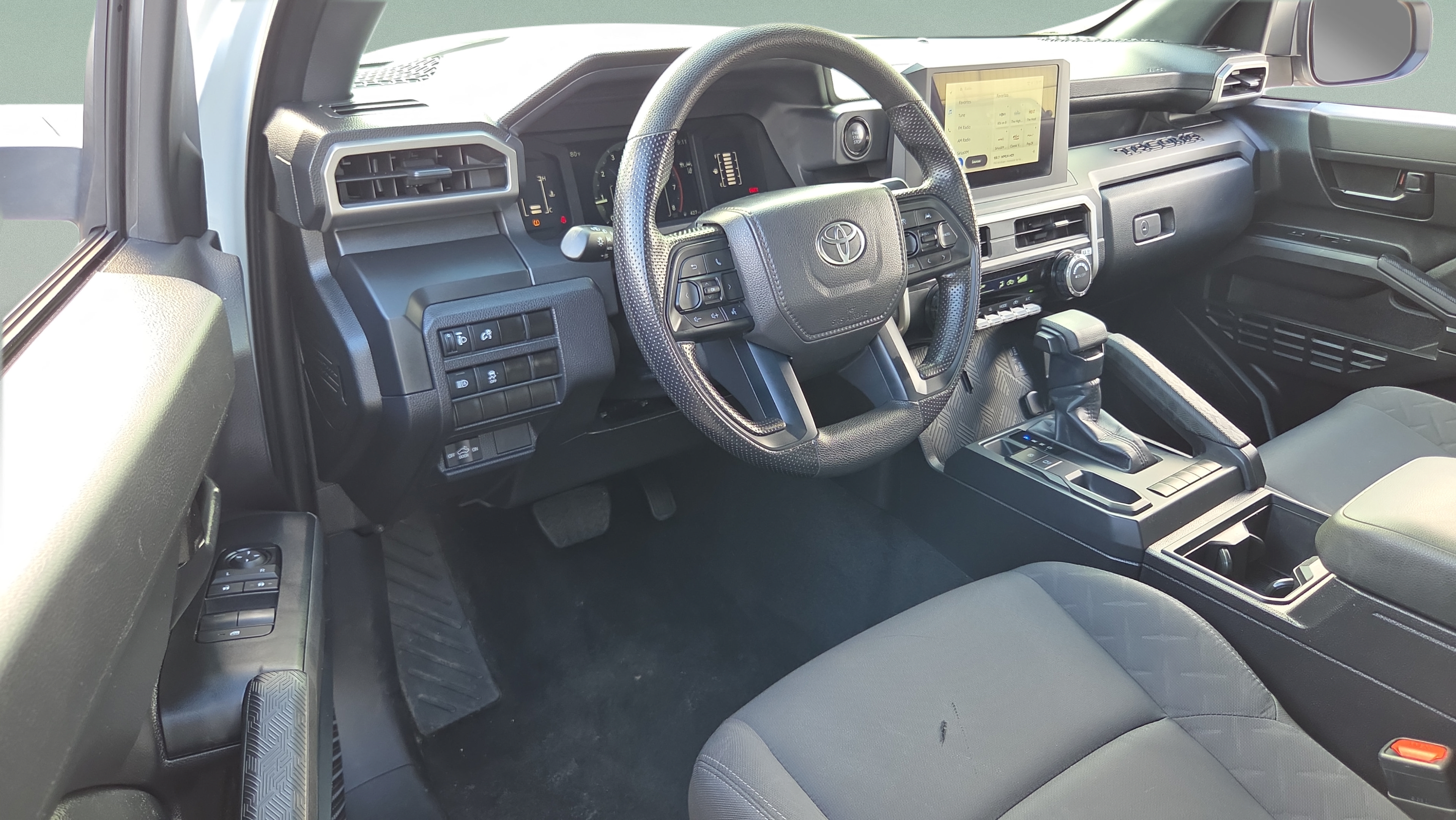 Used 2024 Toyota Tacoma SR RWD image 11