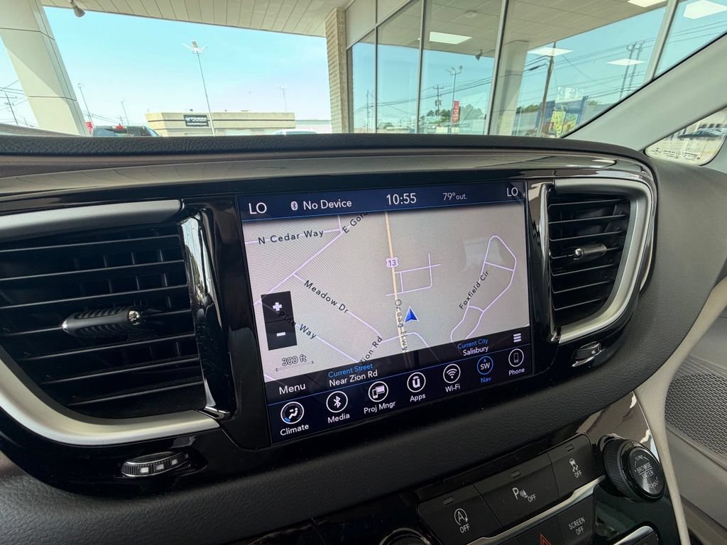 Used 2018 Chrysler Pacifica Touring Plus FWD image 30