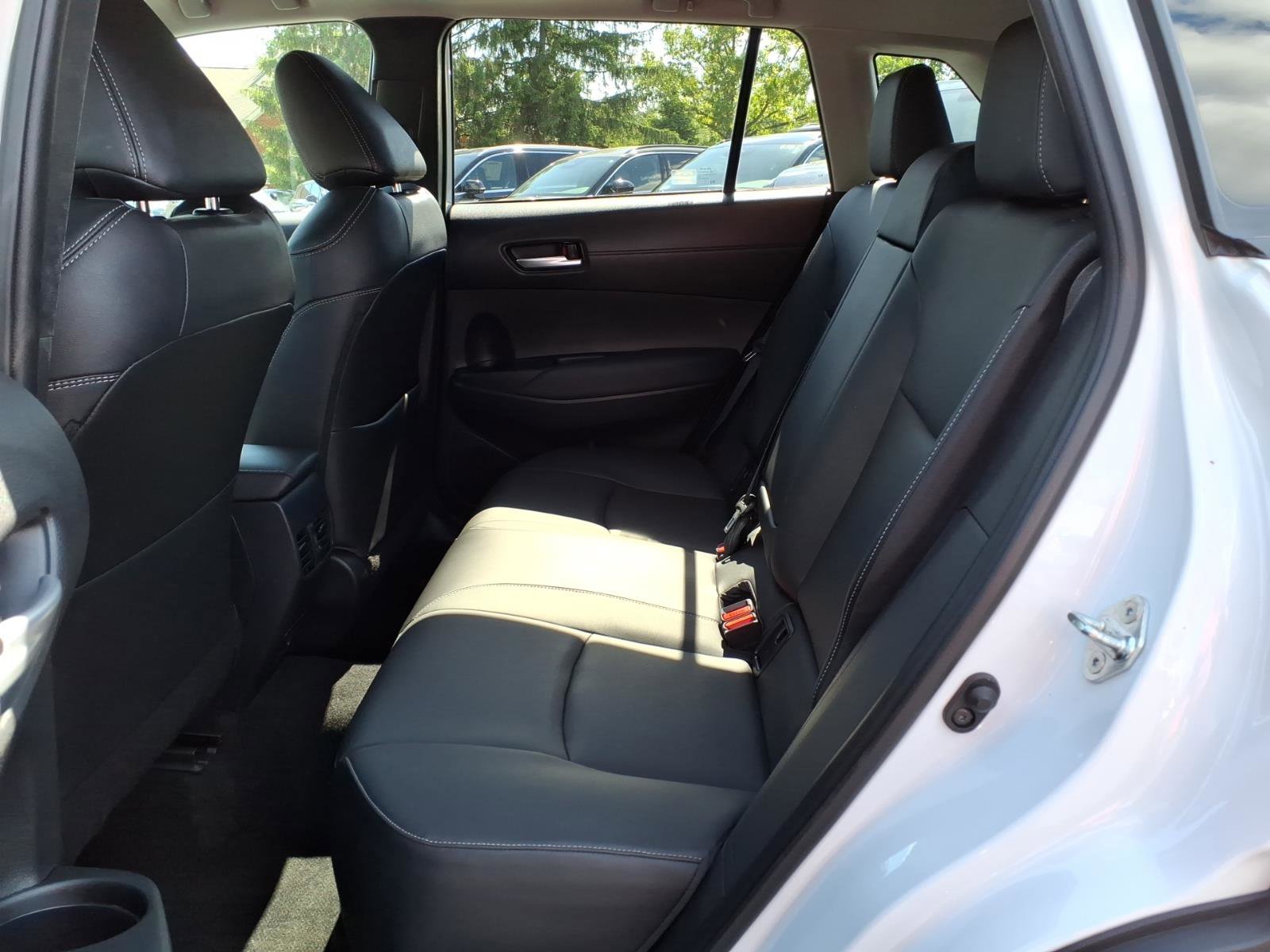 Used 2022 Toyota Corolla Cross XLE w/ Convenience Package AWD/4WD image 25