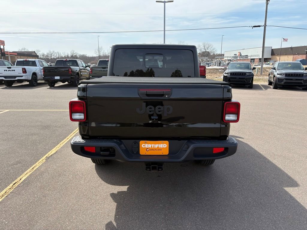 Used 2022 Jeep Gladiator Sport image 4