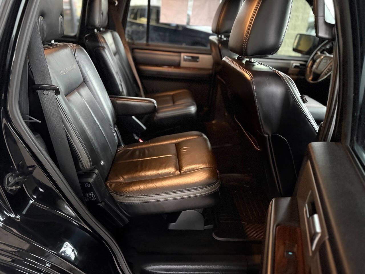 Used 2016 Ford Expedition Platinum image 40