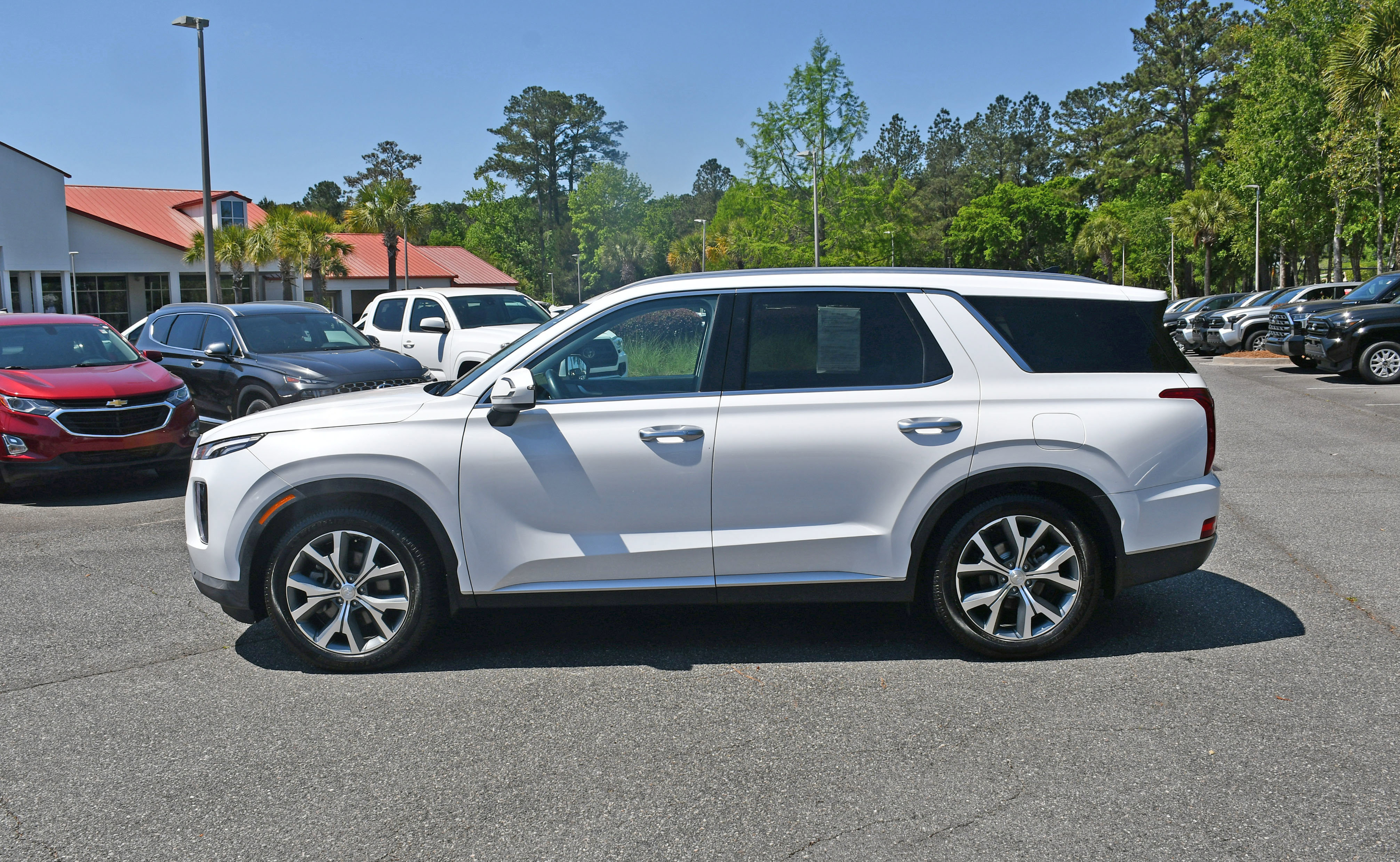 Used 2021 Hyundai Palisade SEL w/ Cargo Package FWD image 2