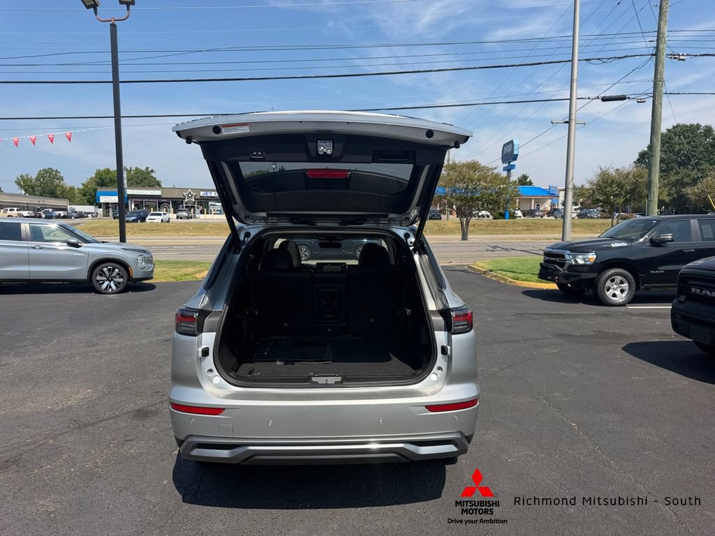 New 2026 Mitsubishi Outlander SE FWD image 18