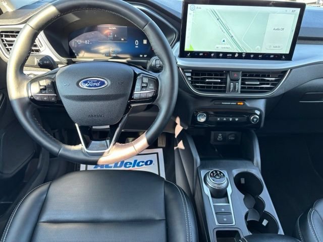 Used 2025 Ford Escape Platinum AWD/4WD image 18