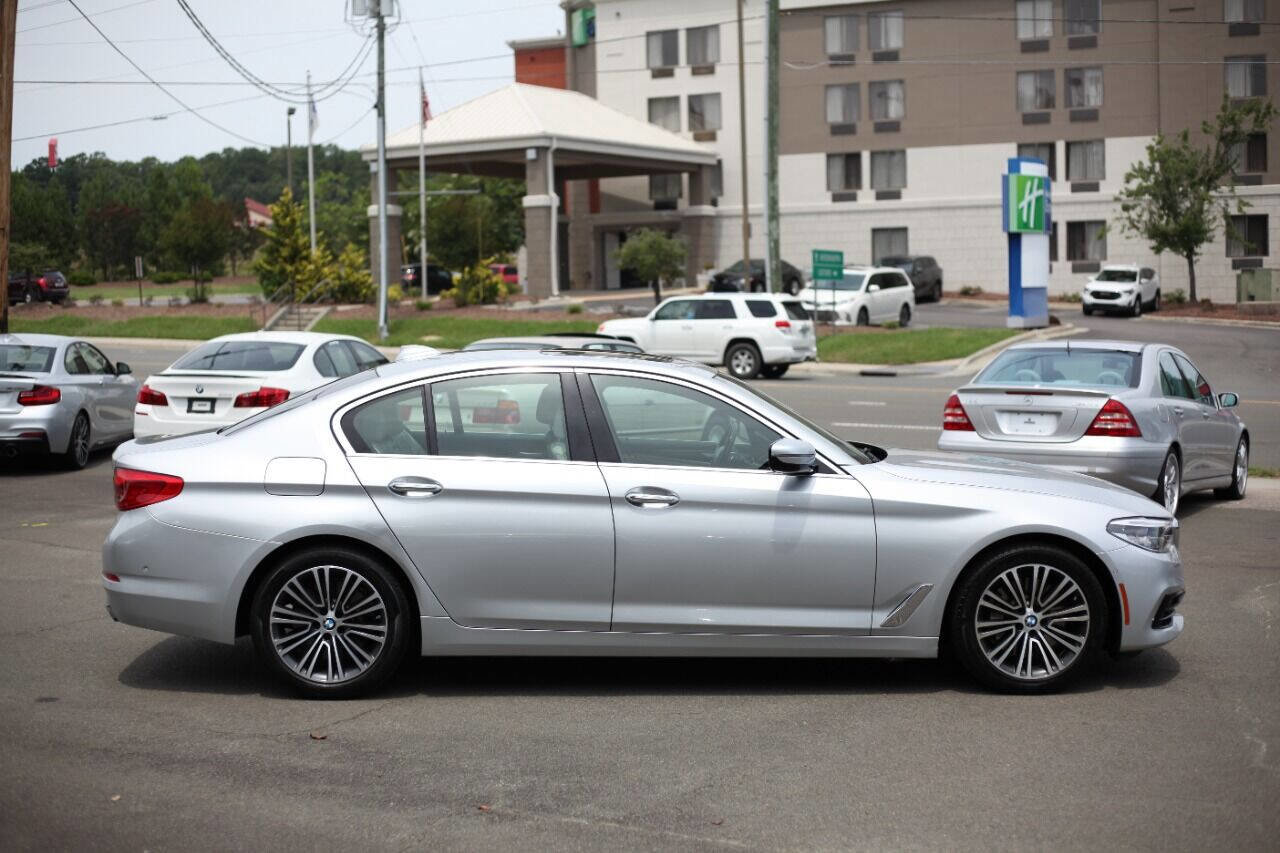Used 2017 BMW 540i xDrive image 9