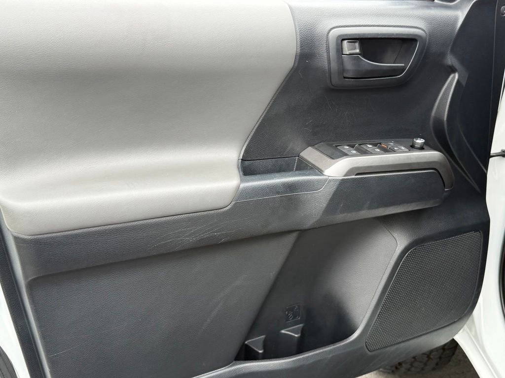 Certified 2018 Toyota Tacoma SR5 RWD image 15