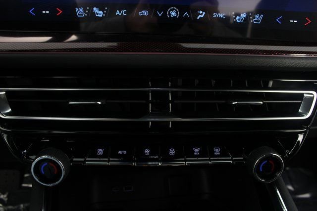 New 2026 Chevrolet Traverse RS image 8