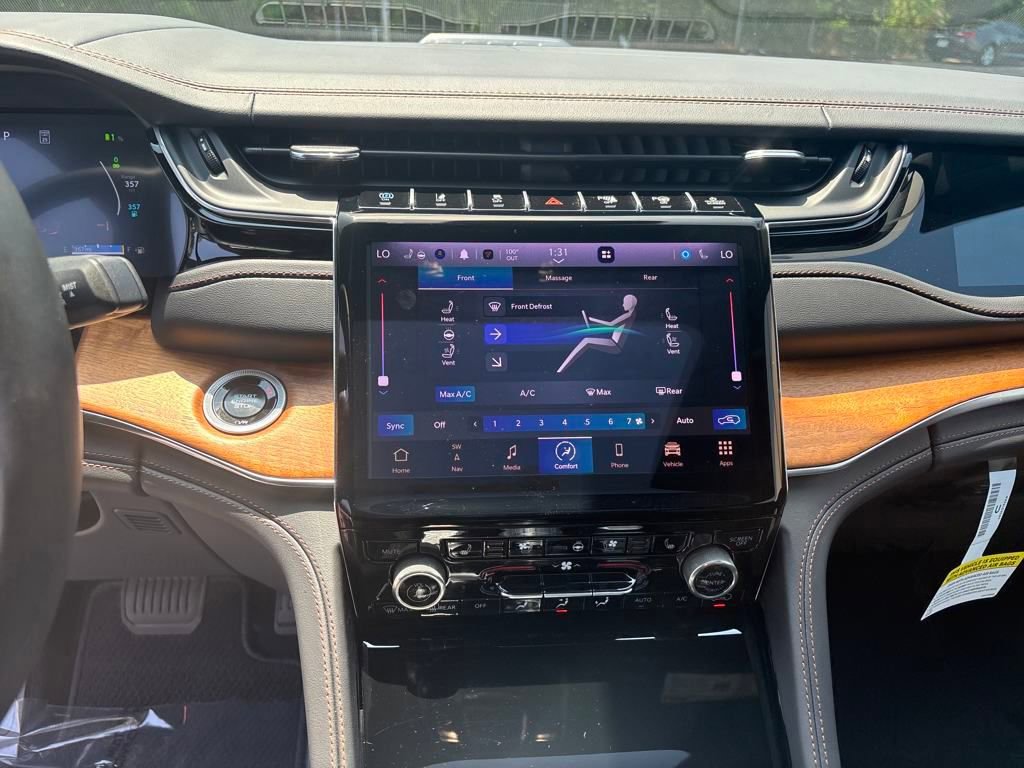 New 2024 Jeep Grand Cherokee Summit AWD/4WD image 25