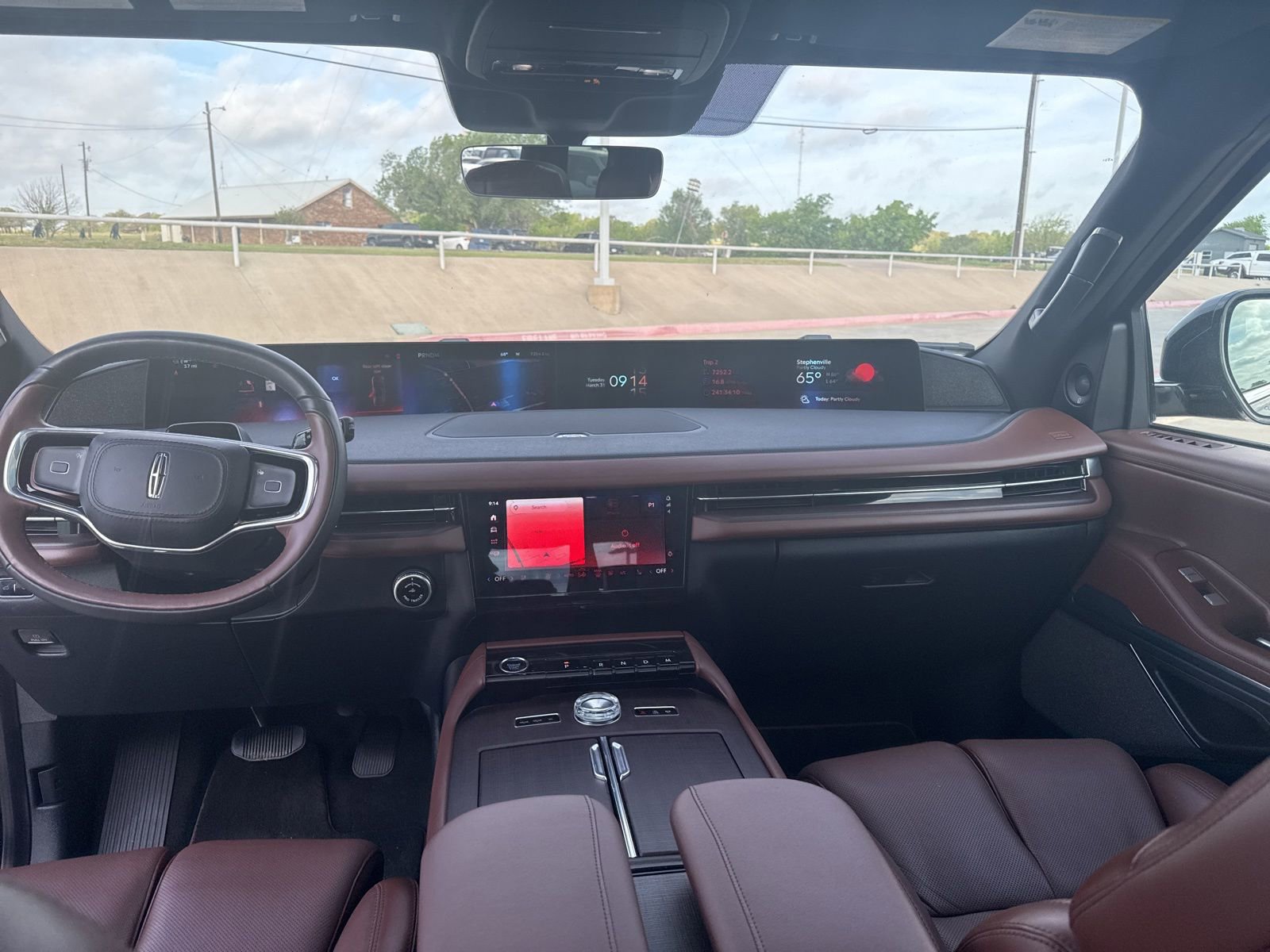 Used 2025 Lincoln Navigator Reserve image 11