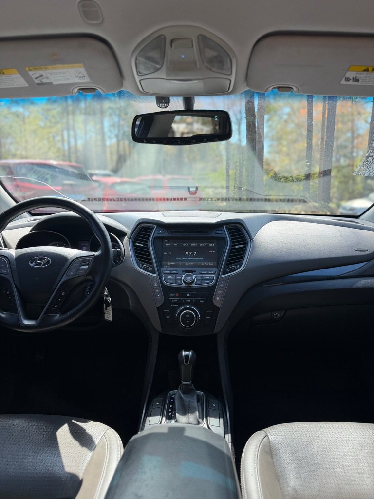 Used 2013 Hyundai Santa Fe GLS image 14