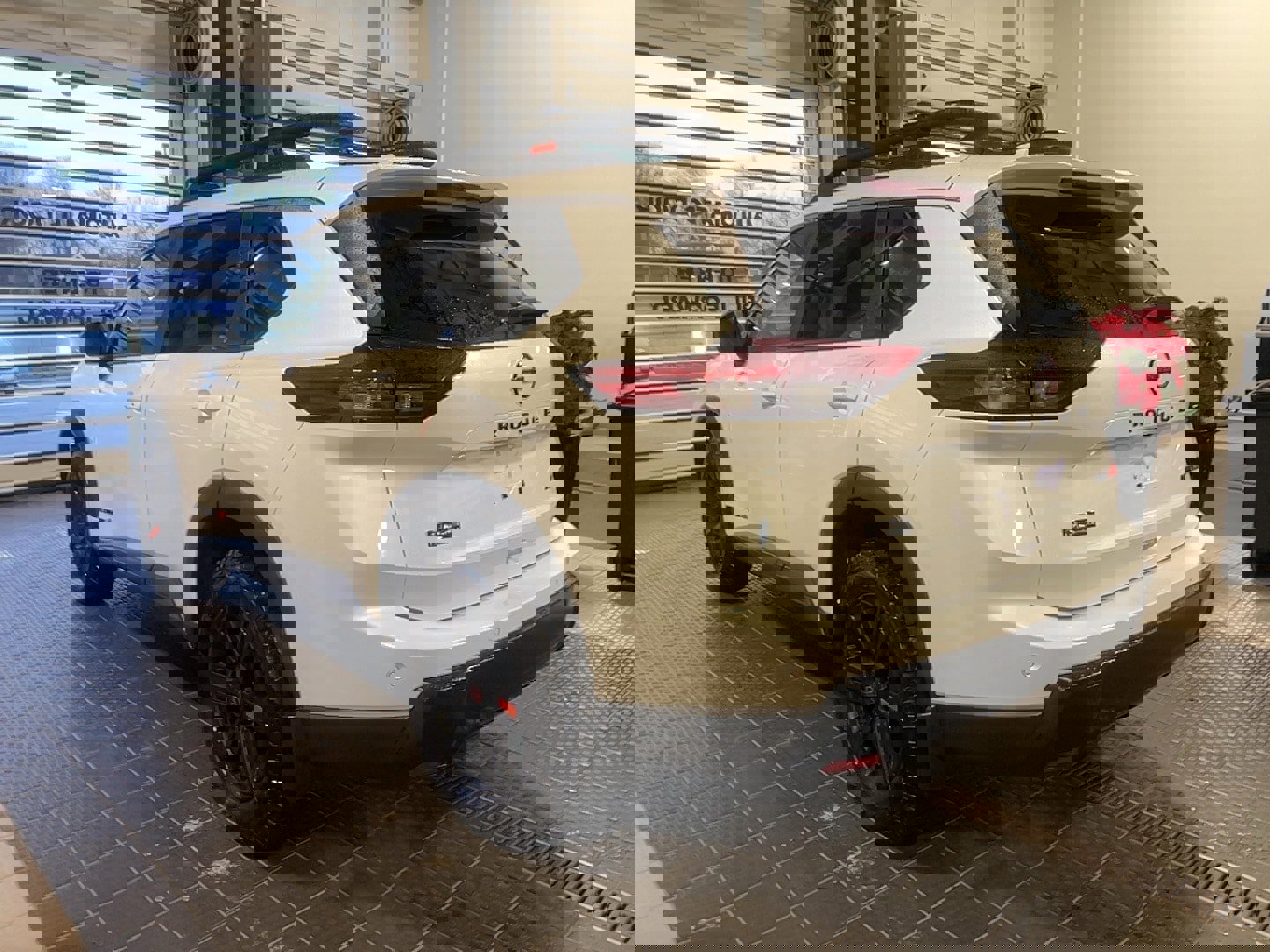 Used 2025 Nissan Rogue SV w/ Rock Creek Premium Package image 15