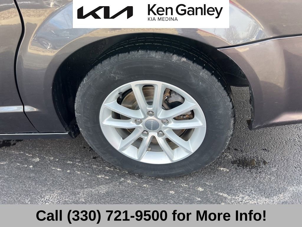 Used 2020 Dodge Grand Caravan SXT image 23