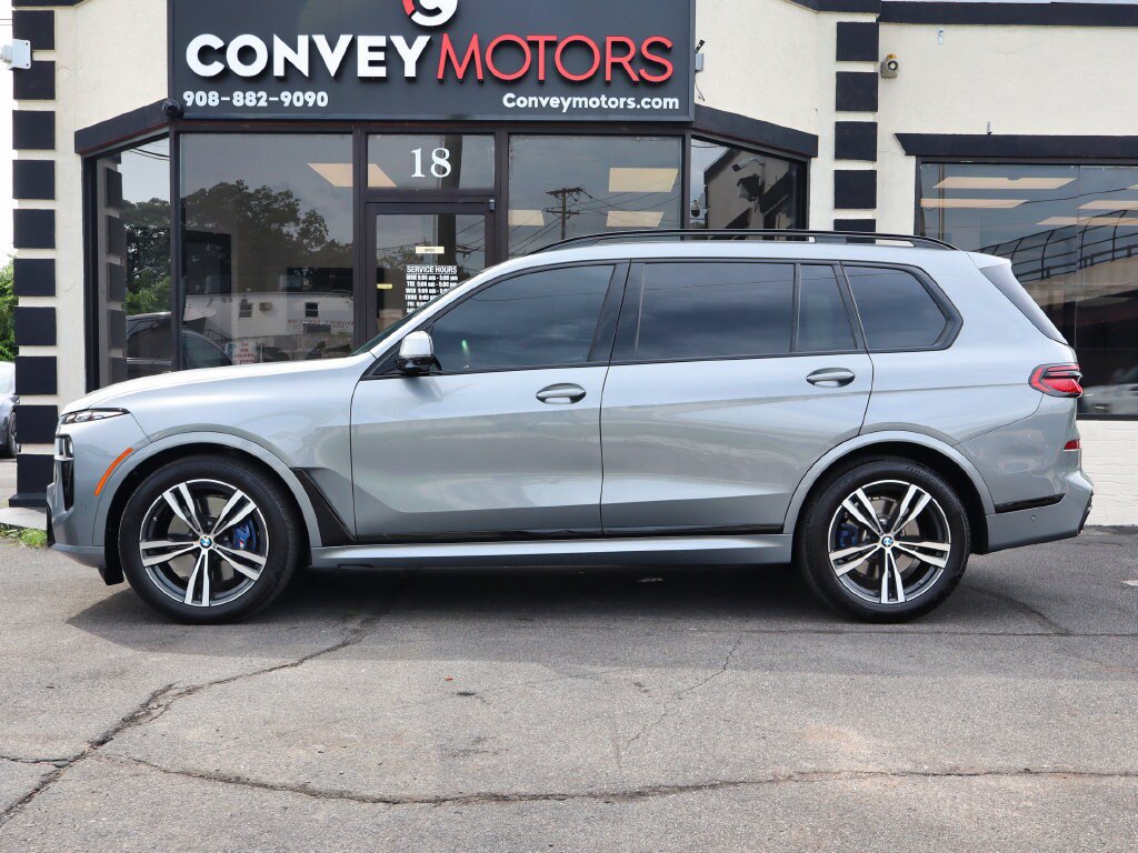 Used 2025 BMW X7 xDrive40i w/ M Sport Package AWD/4WD image 5