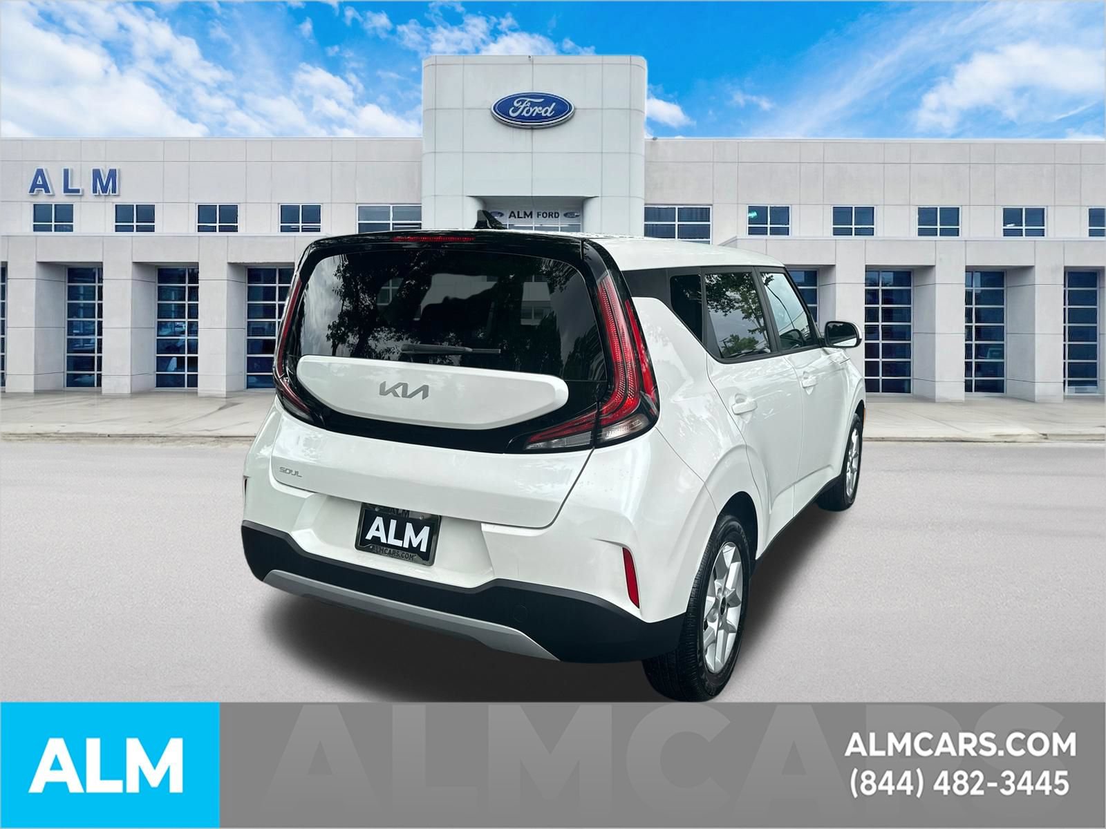 Used 2025 Kia Soul LX w/ LX Technology Package FWD image 5
