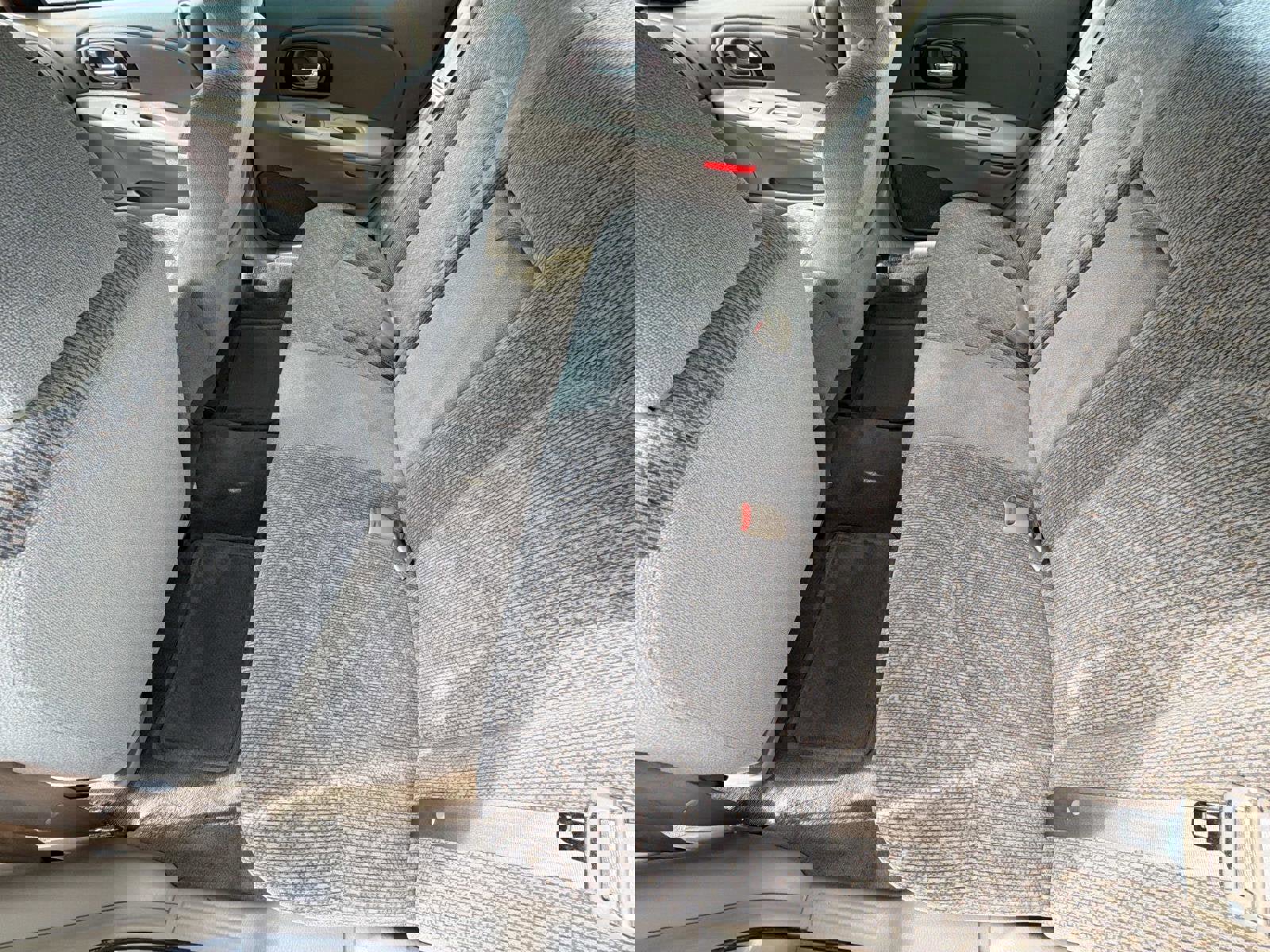 Used 2000 Chrysler Concorde LX image 4