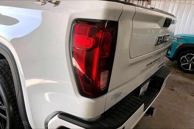 Used 2022 GMC Sierra 1500 Elevation w/ LPO, Elevation Black Package image 8
