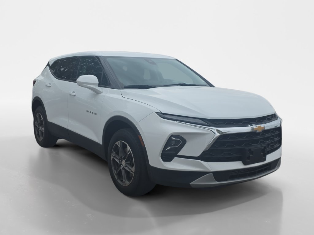Used 2025 Chevrolet Blazer LT AWD/4WD image 8