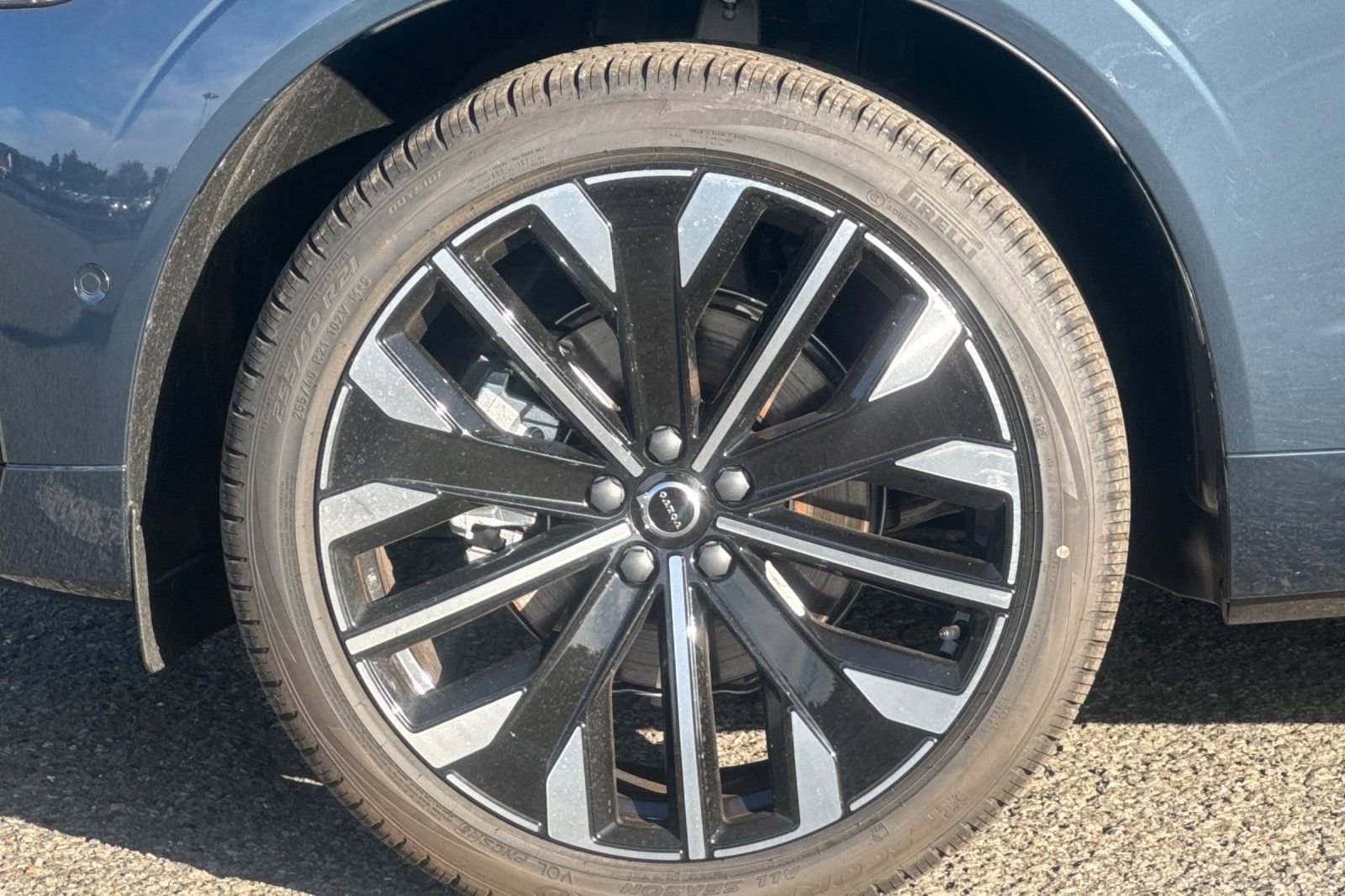 New 2026 Volvo XC60 B5 Ultra w/ Climate Package image 11