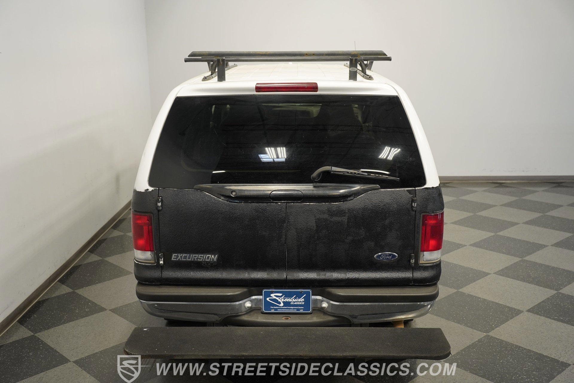 Used 2000 Ford Excursion XLT image 25