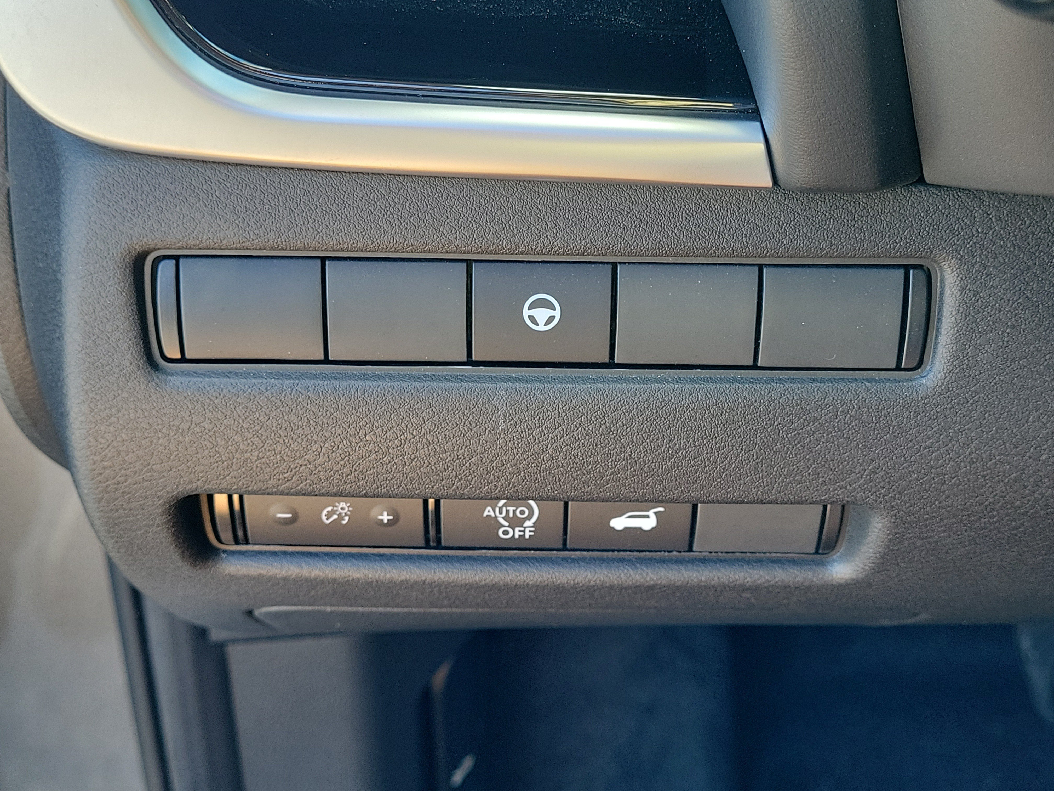 Certified 2025 Nissan Rogue SL FWD image 25