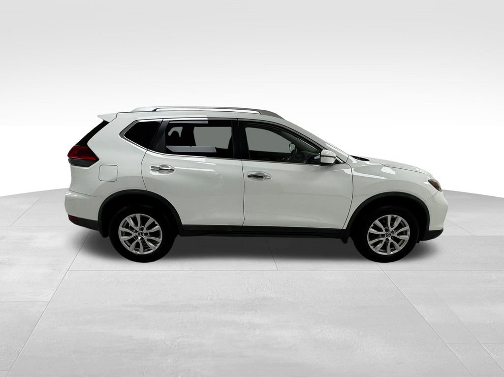 Used 2017 Nissan Rogue SV image 8
