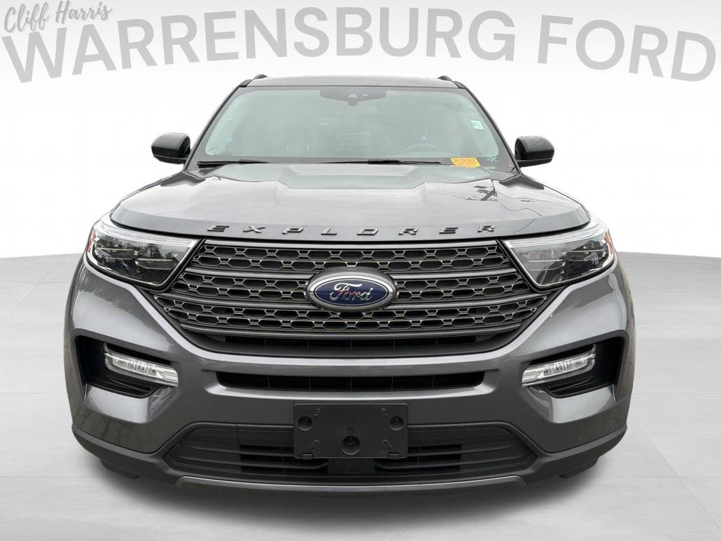 Used 2022 Ford Explorer XLT w/ Equipment Group 202A AWD/4WD image 2