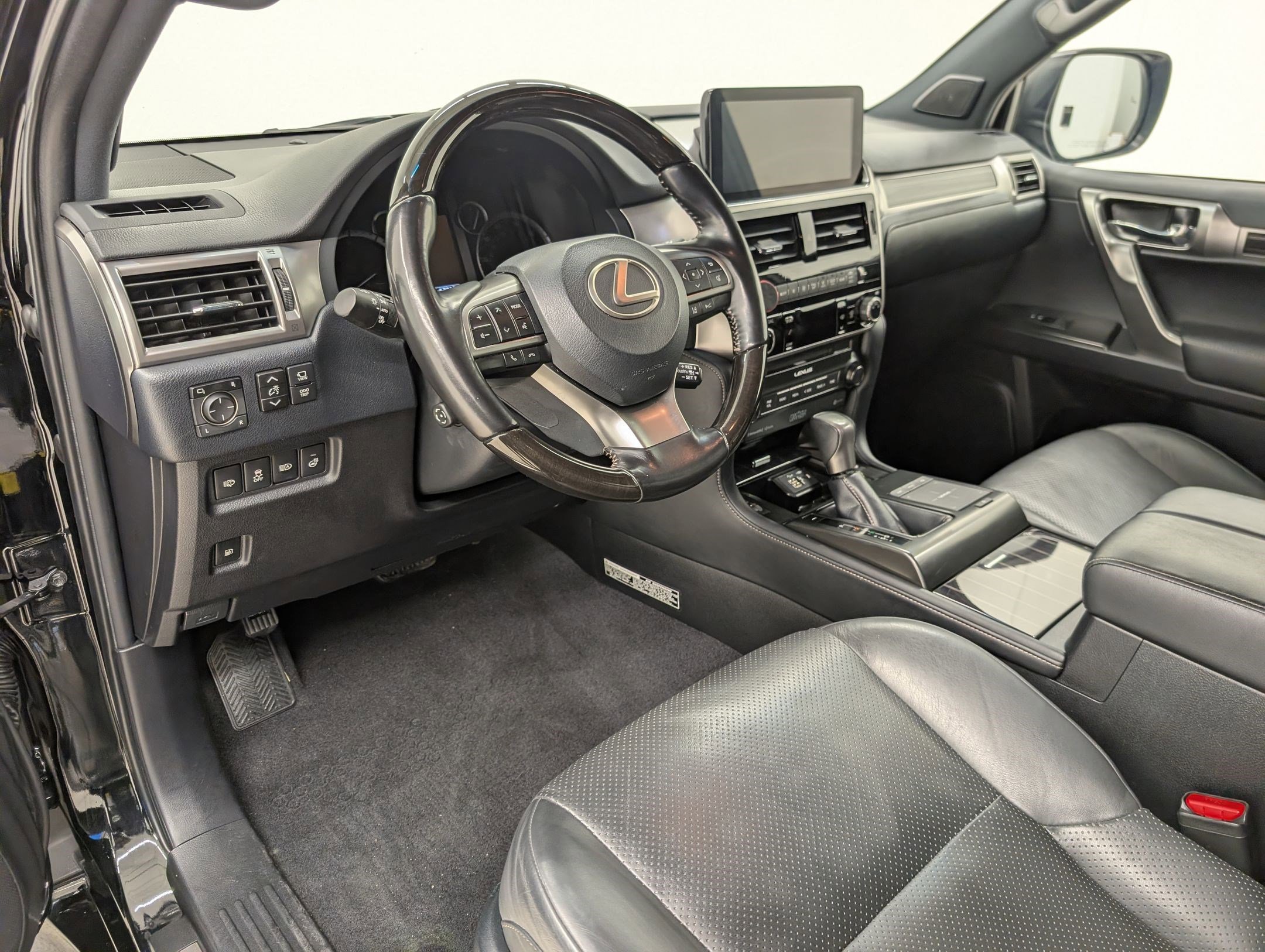 Used 2022 Lexus GX 460 Luxury w/ Accessory Package image 4