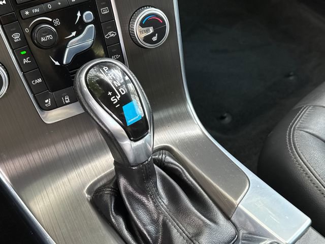 Used 2016 Volvo V60 T5 Platinum FWD image 19