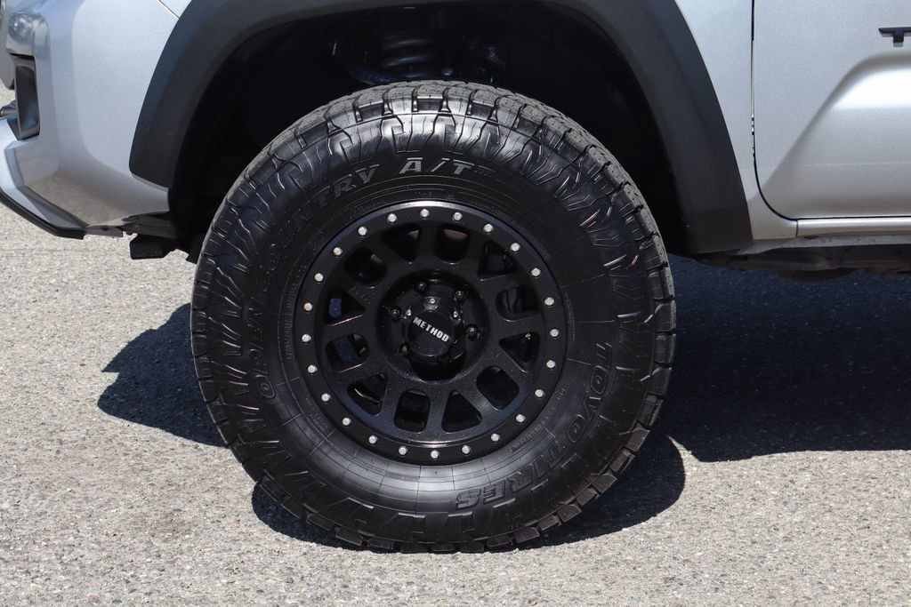 Used 2017 Toyota Tacoma TRD Off-Road RWD image 41