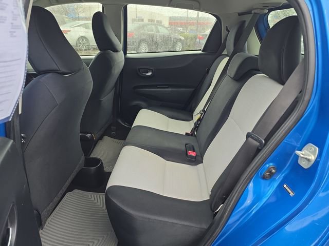 Used 2013 Toyota Yaris L image 14