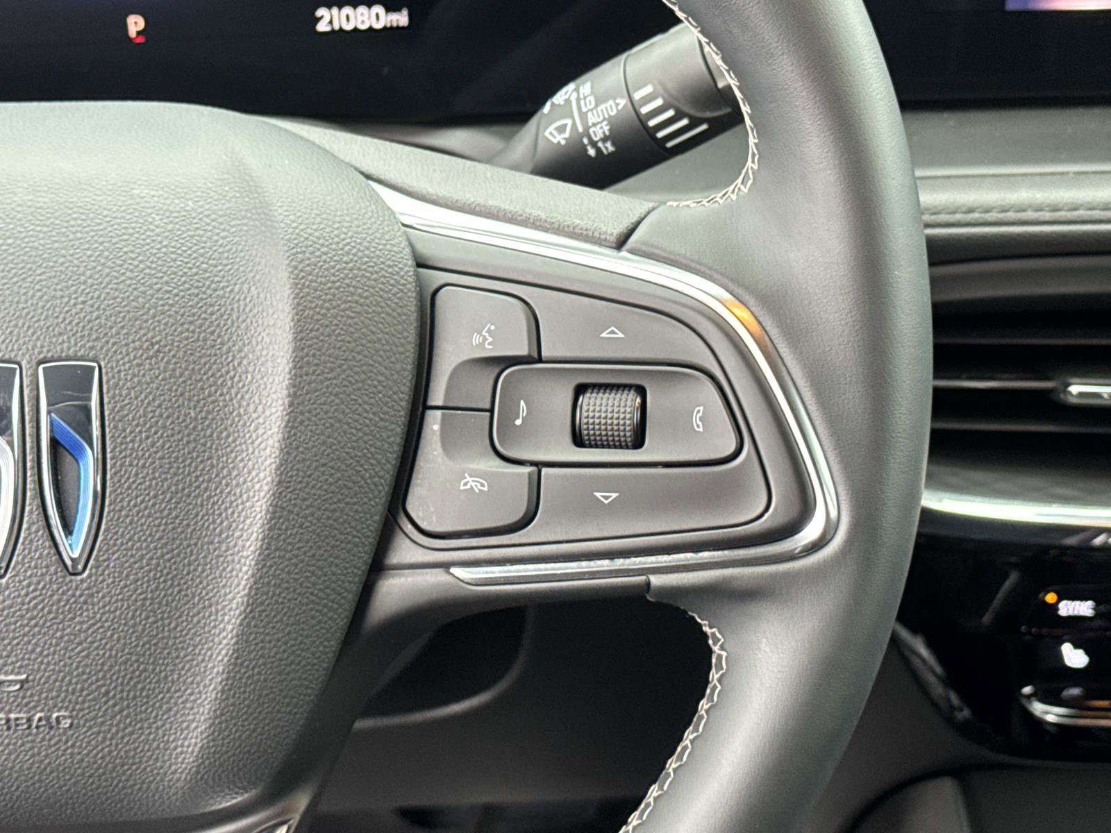 Used 2025 Buick Encore GX Avenir w/ Avenir Convenience Package image 8