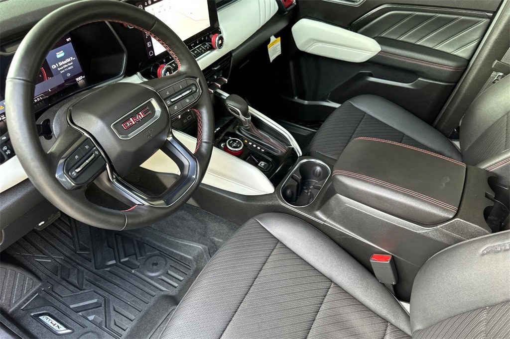 Used 2024 GMC Canyon AT4X image 11