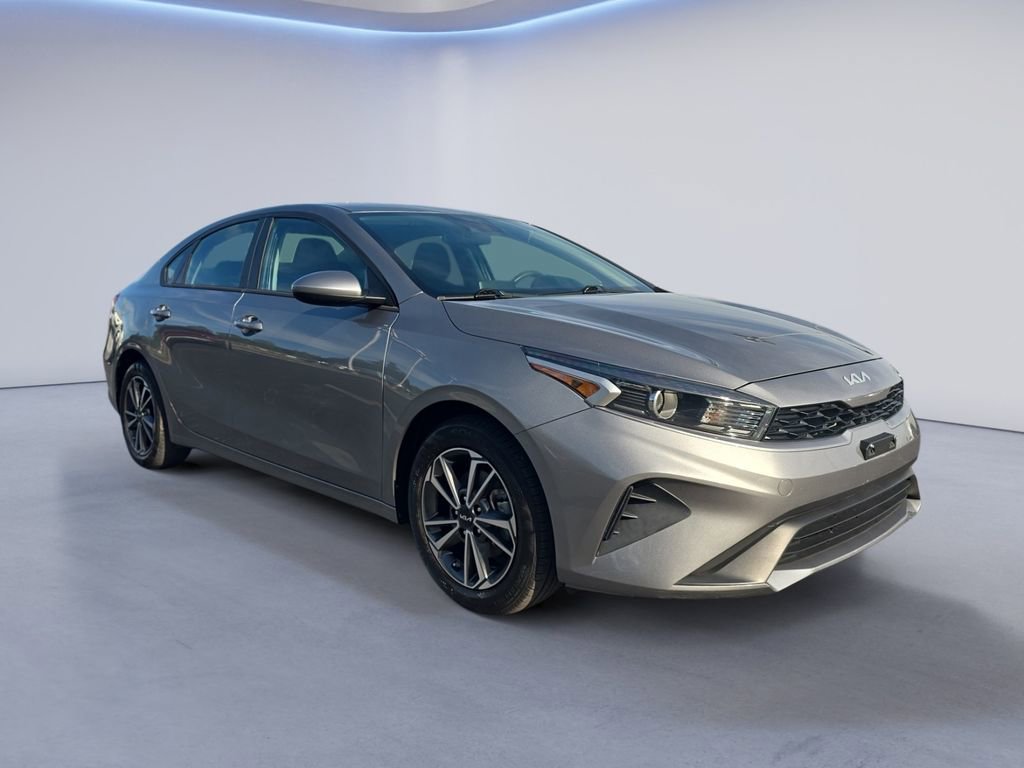 Used 2023 Kia Forte LXS FWD image 8