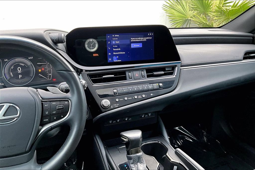 Used 2025 Lexus ES 300h w/ Premium Package FWD image 9