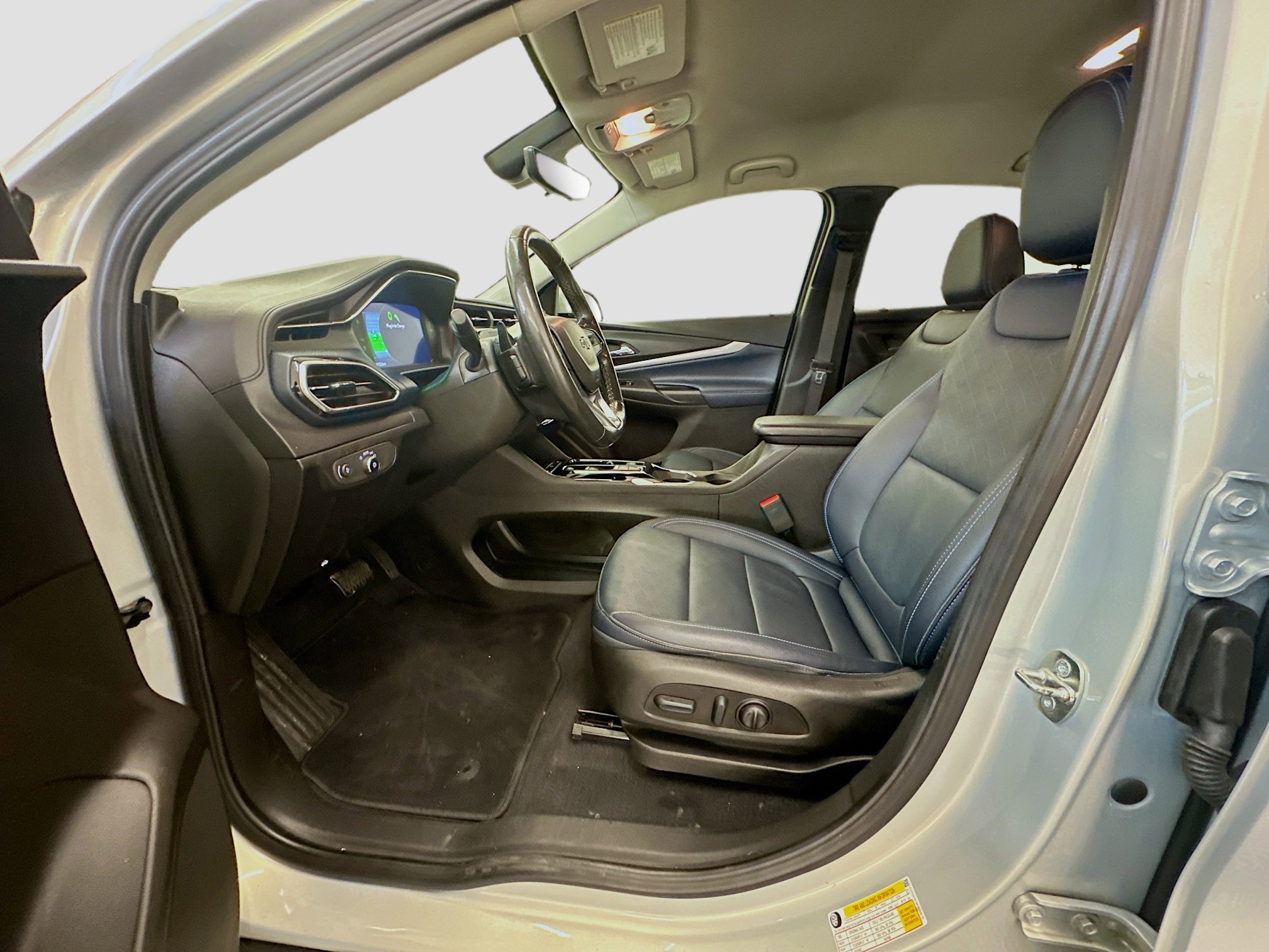 Used 2023 Chevrolet Bolt EUV Premier image 13