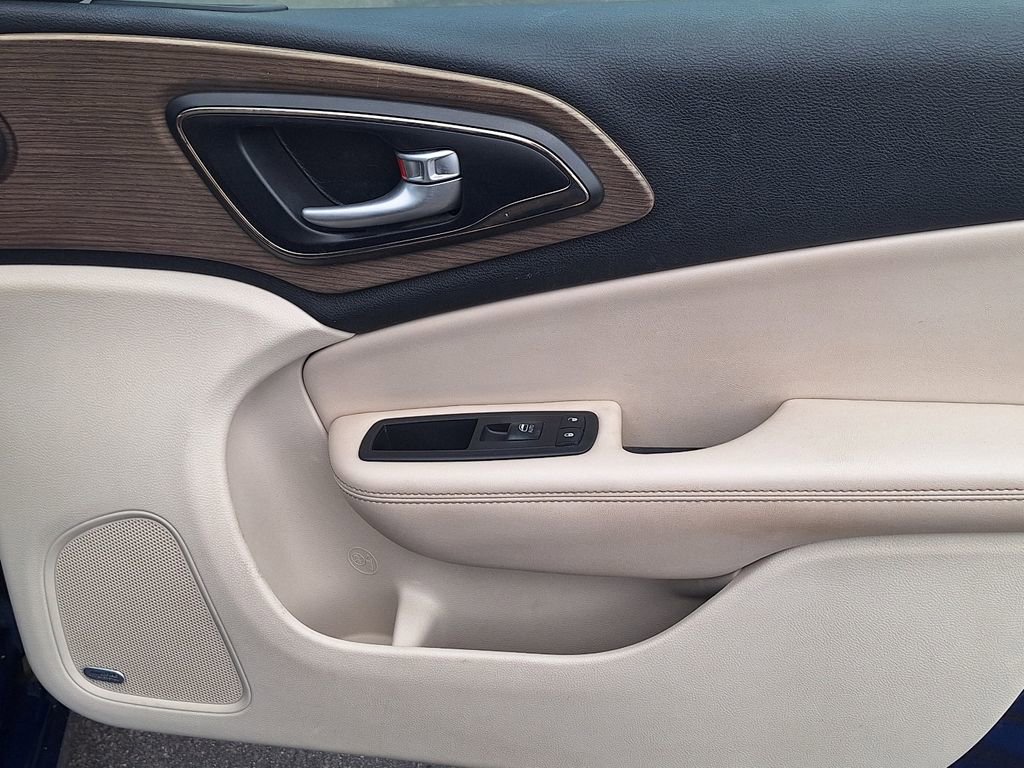 Used 2016 Chrysler 200 C w/ Premium Group AWD/4WD image 27