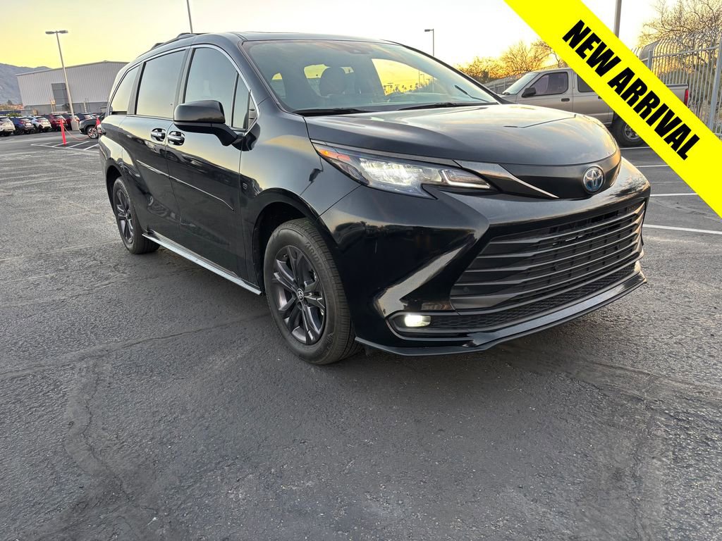 Used 2024 Toyota Sienna XLE Woodland Edition
