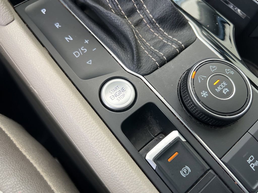 Certified 2022 Volkswagen Atlas SEL Premium image 50