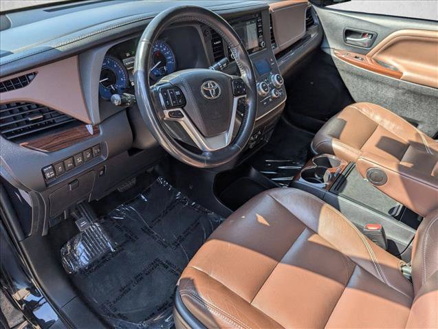 Used 2019 Toyota Sienna Limited Premium w/ Carpet Mat Package FWD image 9