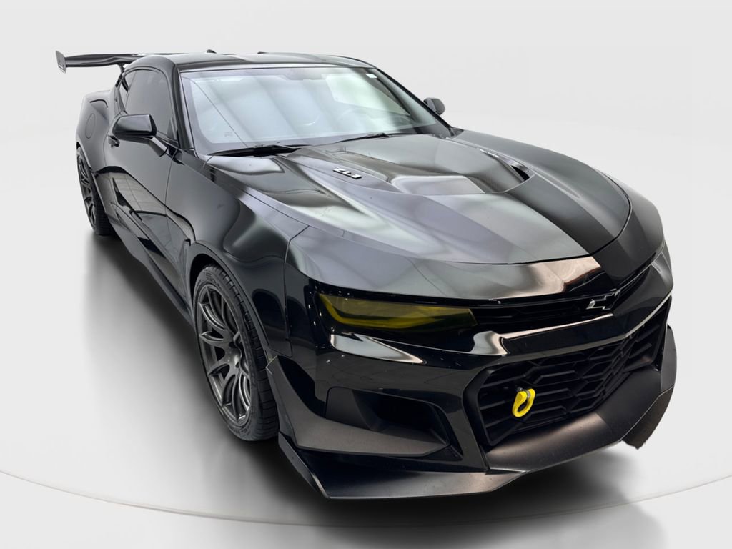 Used 2018 Chevrolet Camaro ZL1 RWD image 4