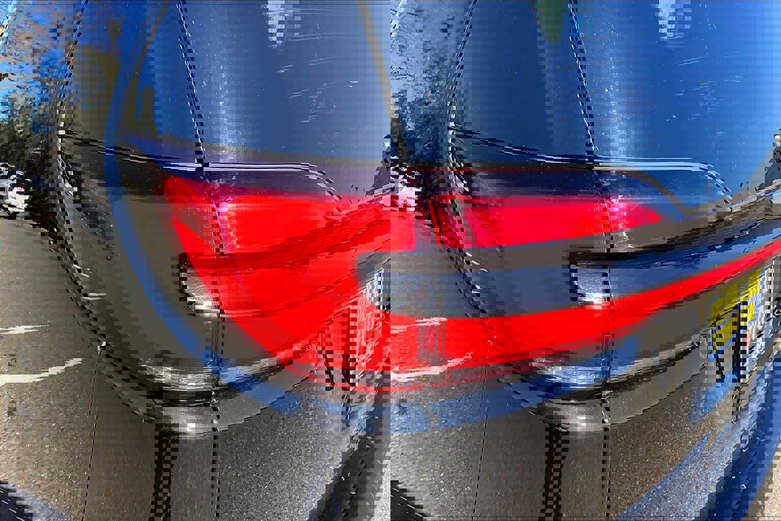 Used 2023 Chrysler Pacifica Touring-L image 28